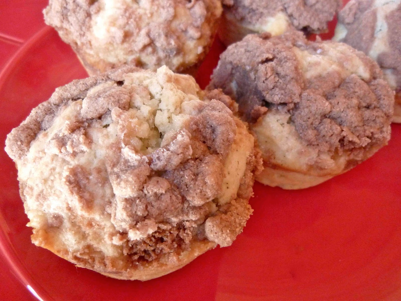 Butter Rum Muffins with hot Cocoa Streusel – Diary of a Mad Hausfrau