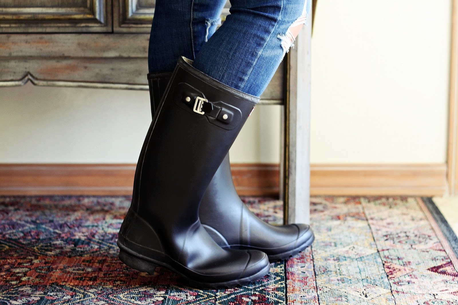 Hunter Boots vs Joules: Rain Boots for Wide Calves Comparison - Red ...