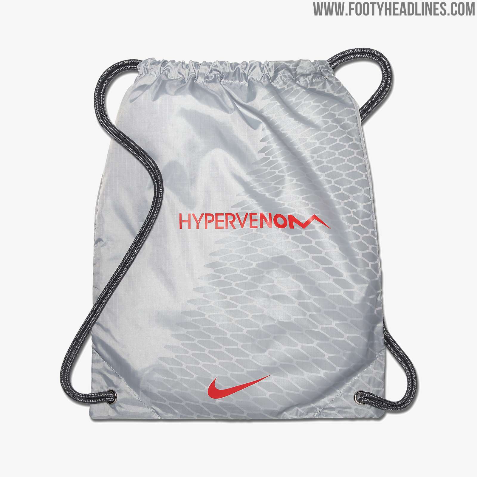 Buy Nike Hypervenom Phantom III FG 881543-414 Polarized Blue Women's Soccer  Cleats (Size 6. 5) at Amazon.in