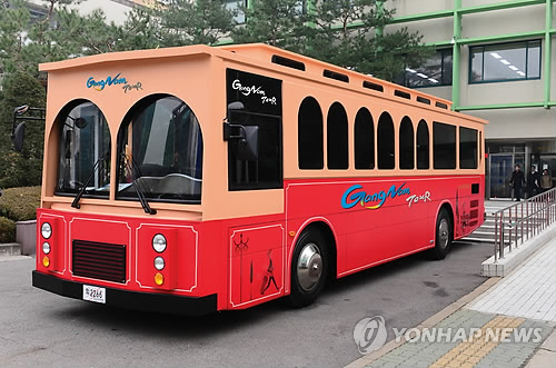 El hortera autobús turístico de Gangnam