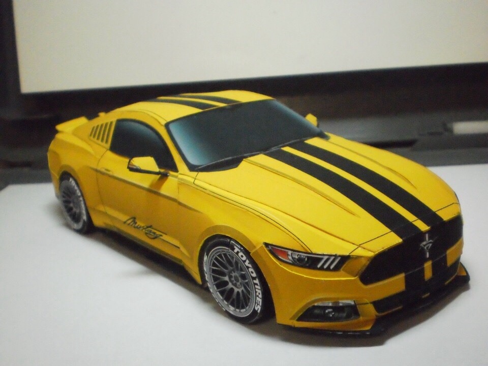 Ford Mustang Бамблби