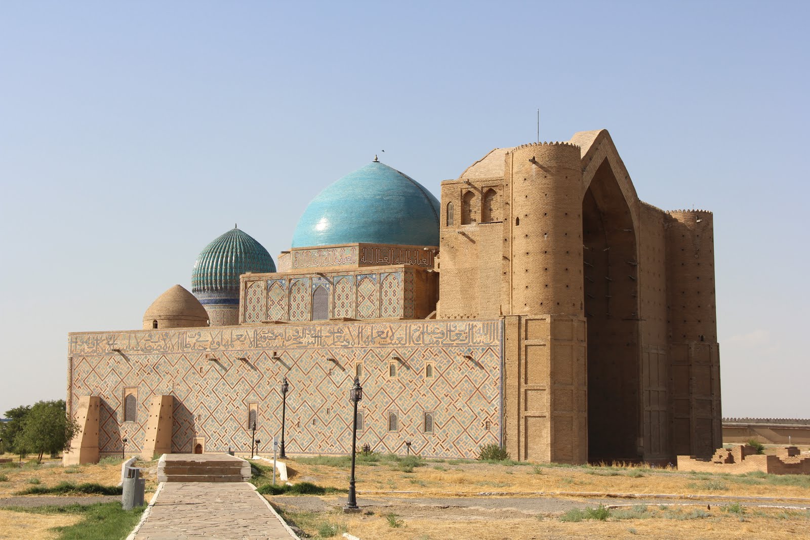 Сида ахмеда айссауи. Туркестан мавзолей Ходжи Ахмета Ясави. Мечеть Ходжи Ахмета Яссауи.