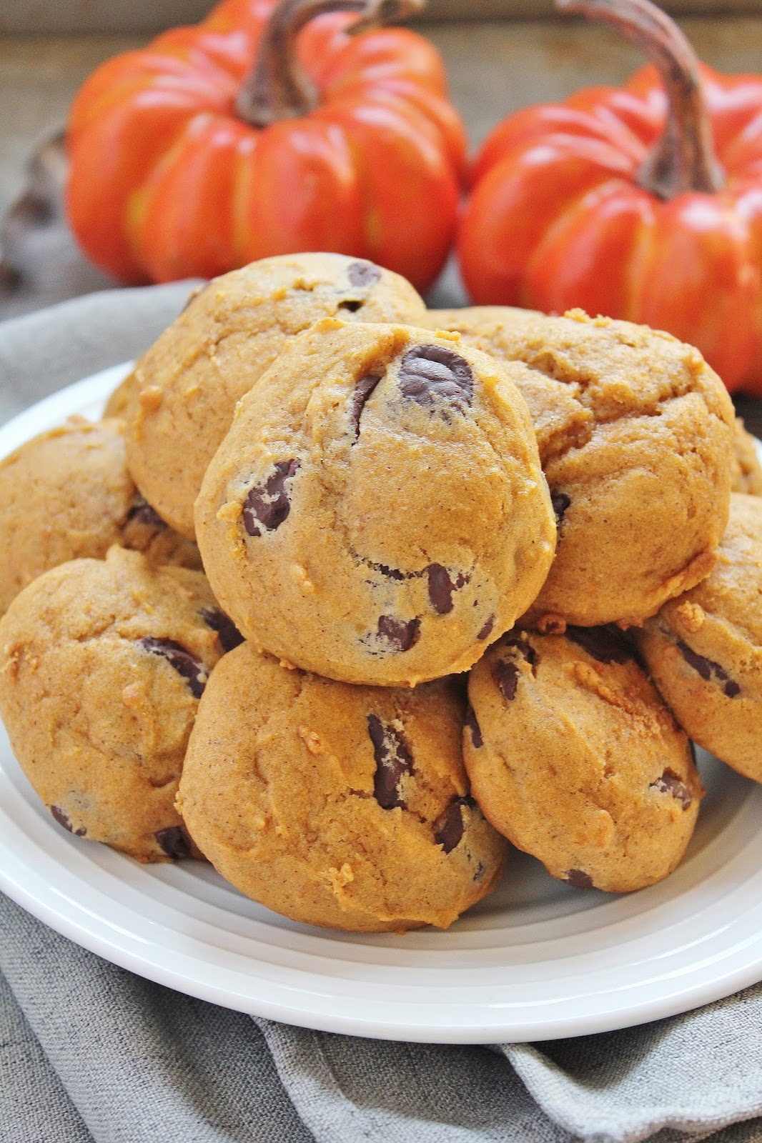 The Best Soft Pumpkin Chocolate Chip Cookies