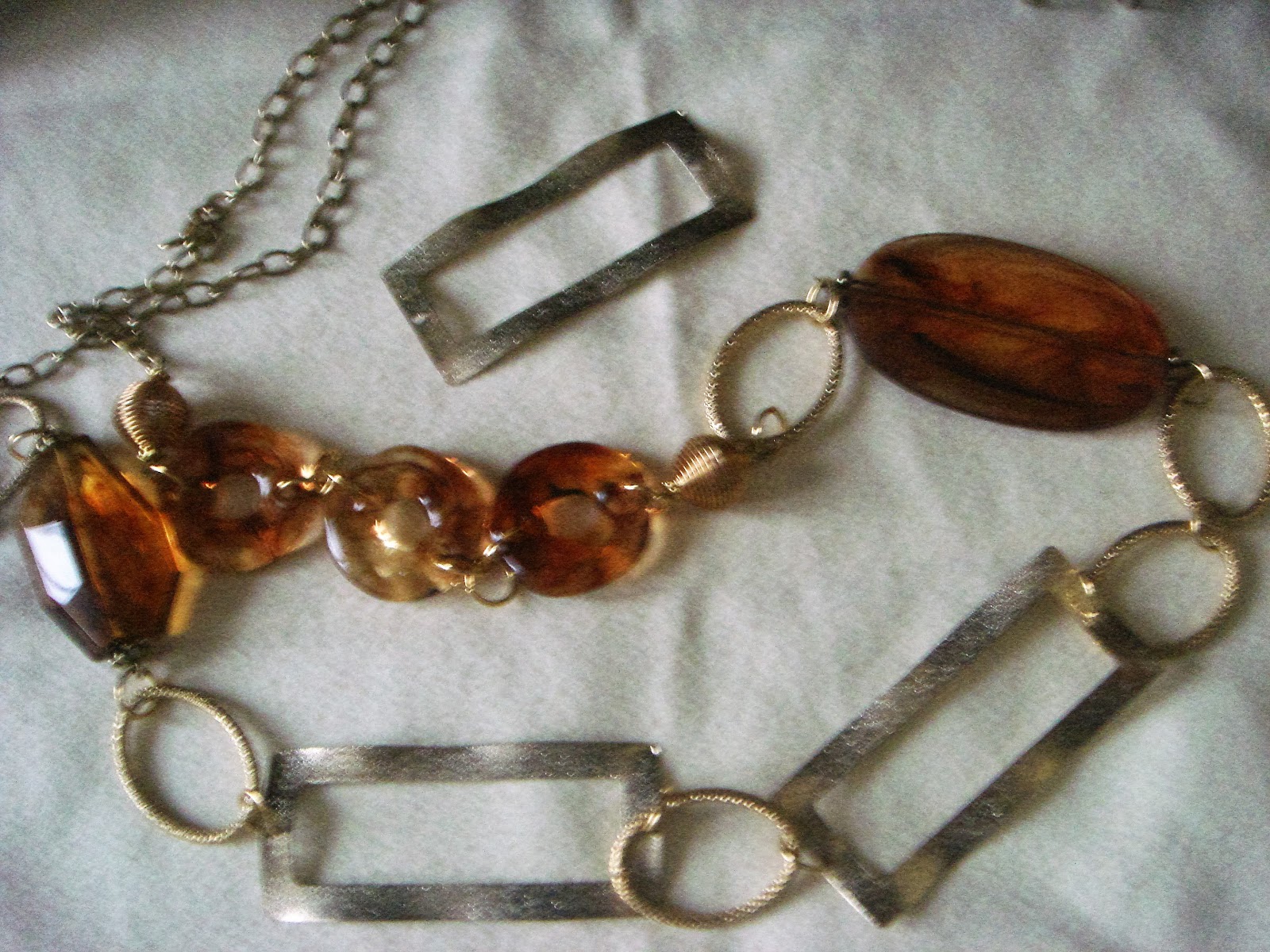 ネックレスのパーツと革紐を使って即席！オリジナル帯締め、帯留め|50