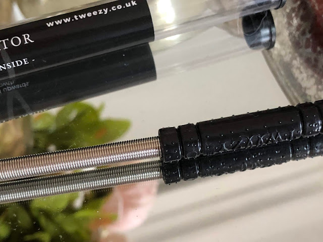 TWEEZY Facial Hair Remover