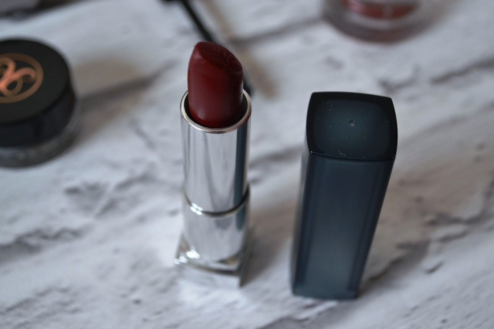 Maybelline Color Sensational Matte Lipsticks Divine Wine 975 Pam Scalfi♥