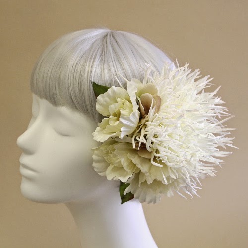 糸菊とリシアンサスのヘアピックセット（白）_ウェディングヘッドドレスと花髪飾りairaka