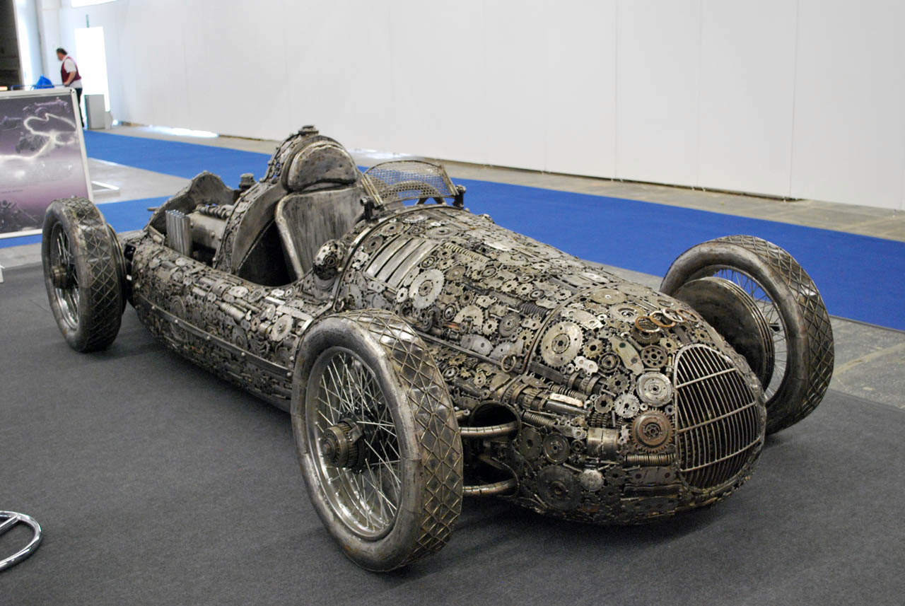 Как сделать автомобиль быстрее. Деревянный автомобиль. Самодельные машинки из дерева. Порше из велосипеда. Деревянная машина.