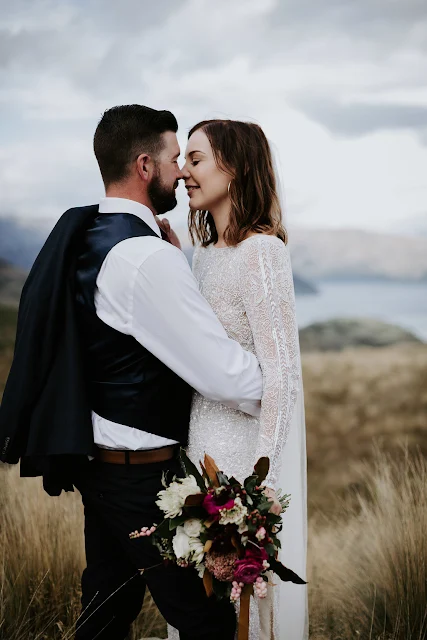 WEDDING PHOTOGRAPHY SUNSHINE COAST ELOPEMENT NZ AUSTRALIAN BRIDAL DESIGNER