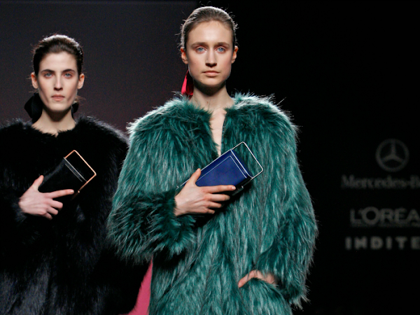 MOISES NIETO Y LOS BOLSOS LAUTEM EN MBFWM