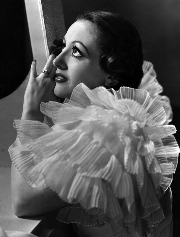 Eleonore Letty A PERSON IN THE DARK: MGM Blogathon: Crawford + Adrian = Unforgettable ...