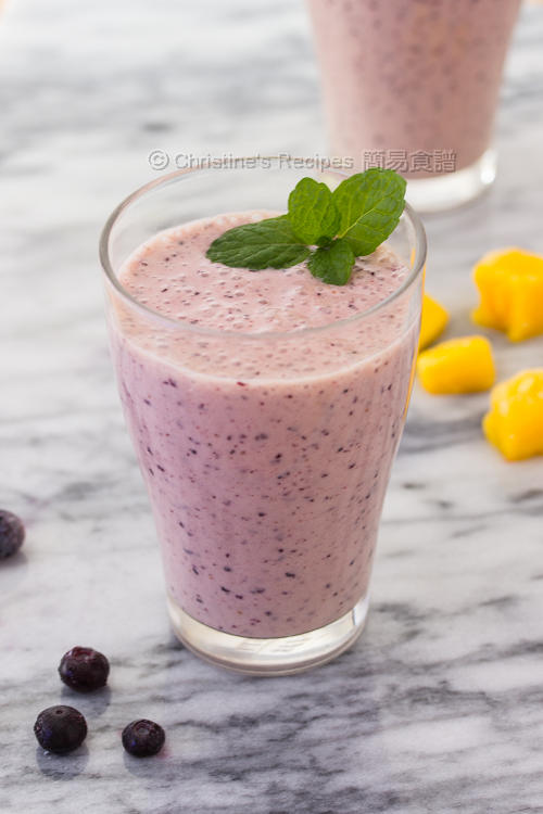 Mango Blueberry Smoothie01