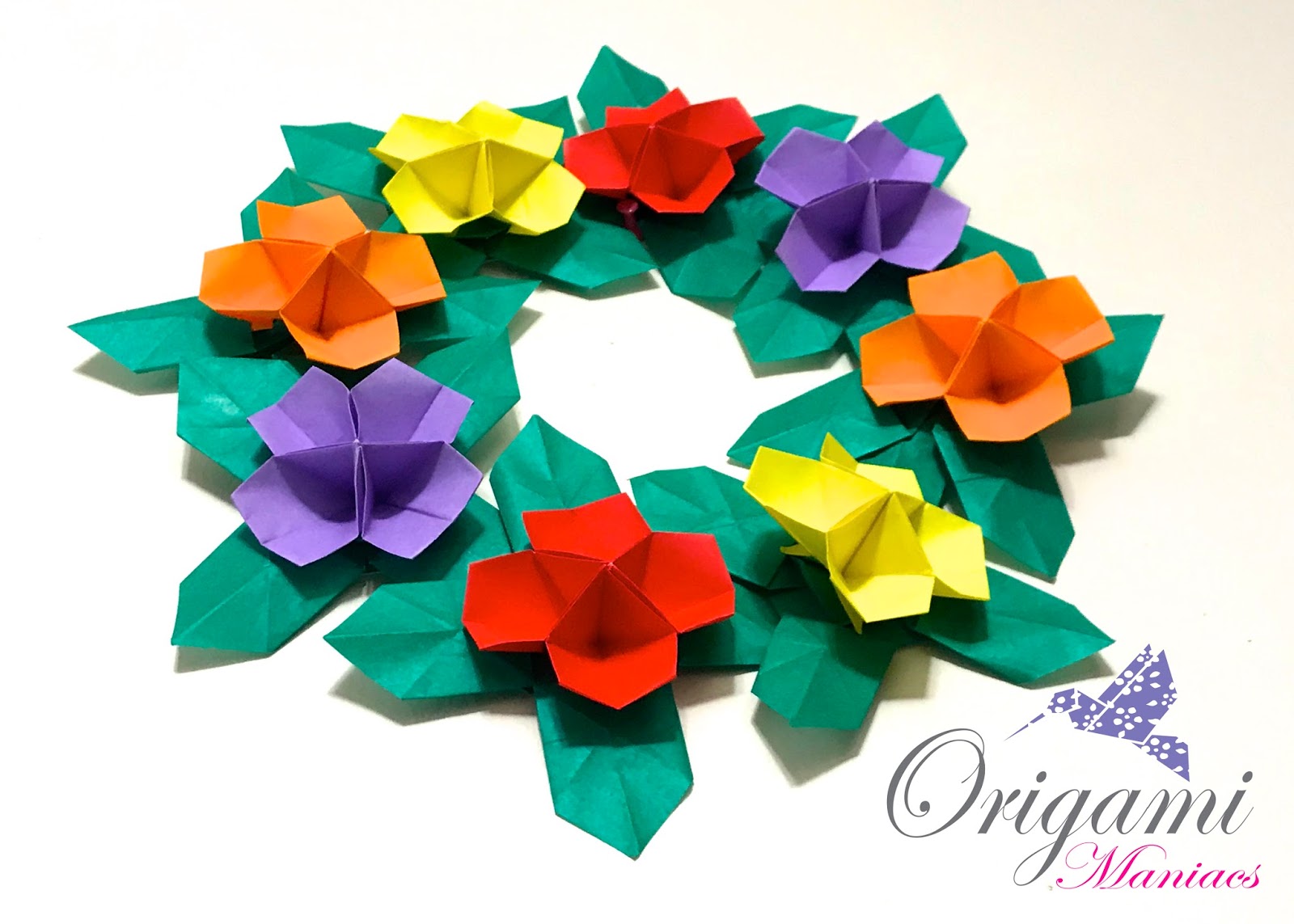 Origami Maniacs Garland of Flowers