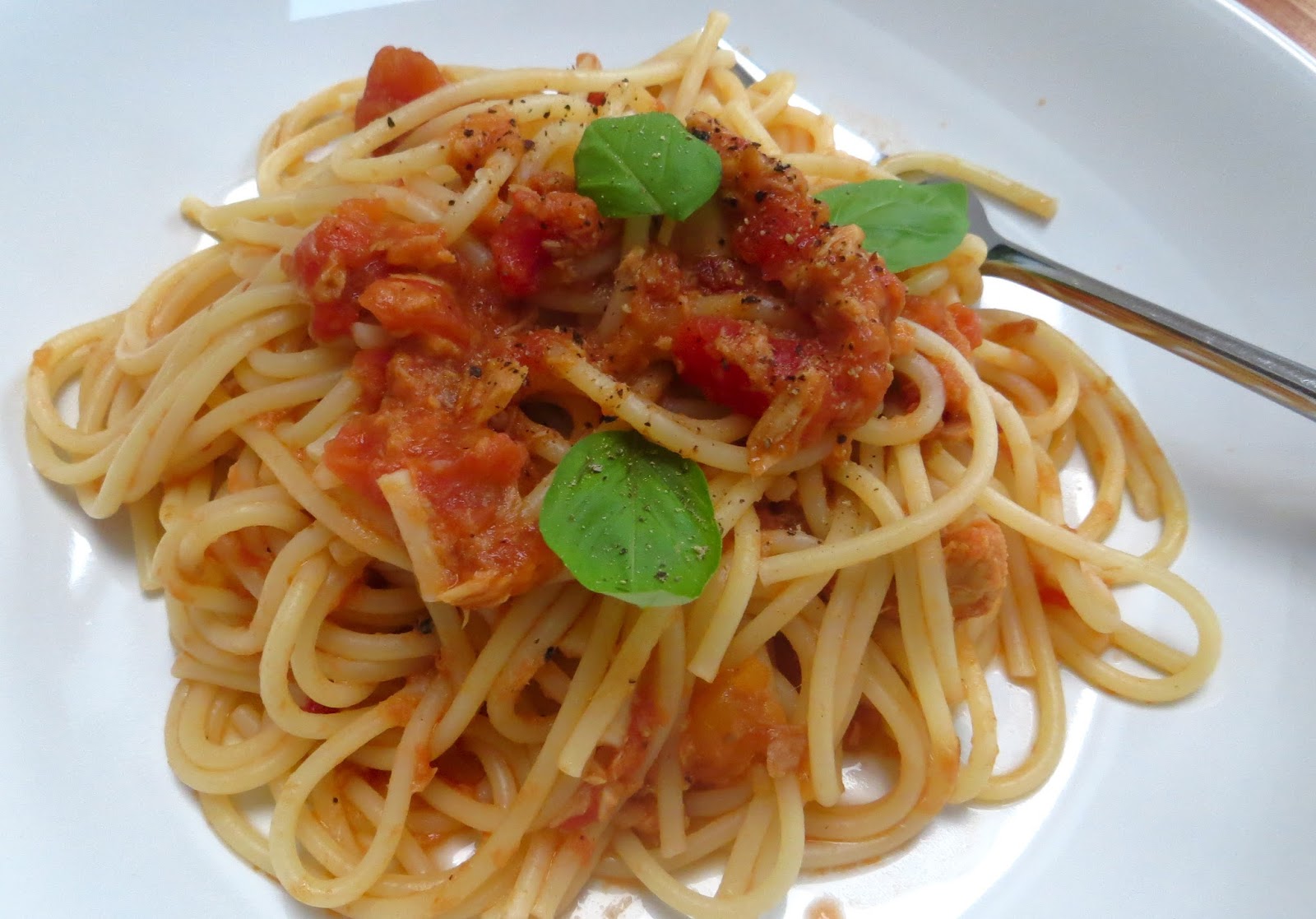 Spaghetti with anchovies and tuna