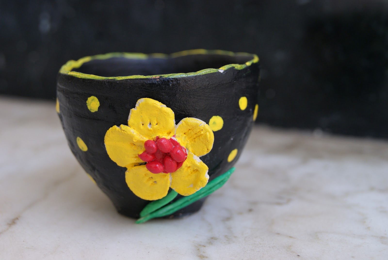 HAPPY PAINTINGS MUD POT