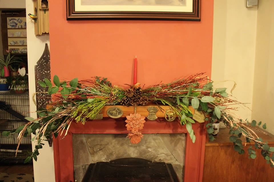 Soo's Creaxions: MAKING CHRISTMAS DECOR WITH FRESH FOLIAGE