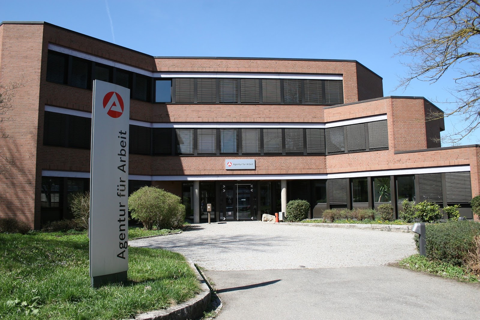 arbeitsamt tübingen woodenbild )