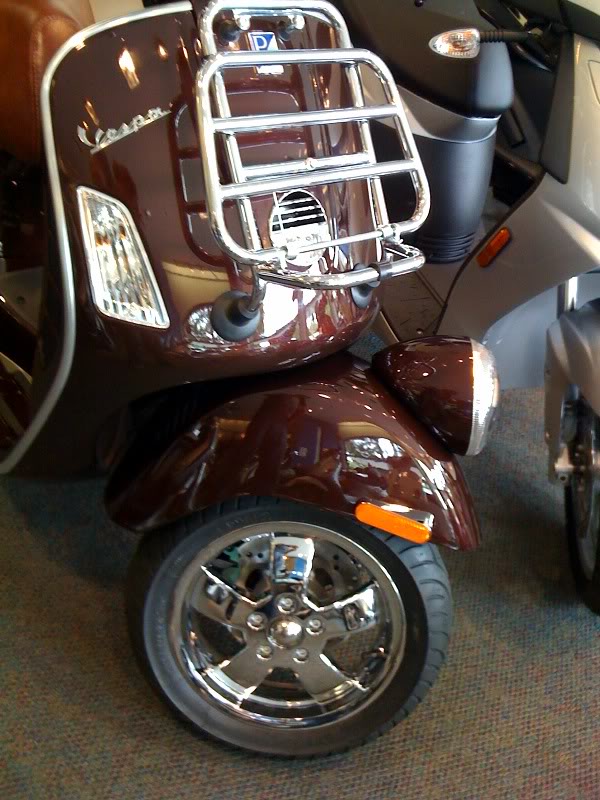 Стекло ветровое Vespa GTS medio
