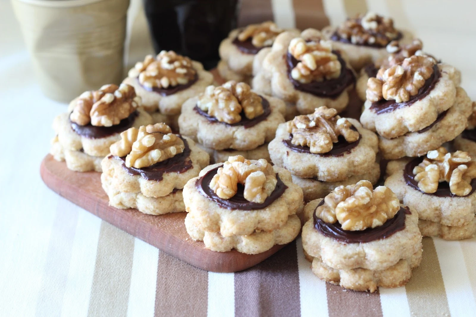 Bretzel & Café Crème: Petits biscuits de Noël au chocolat et aux noix