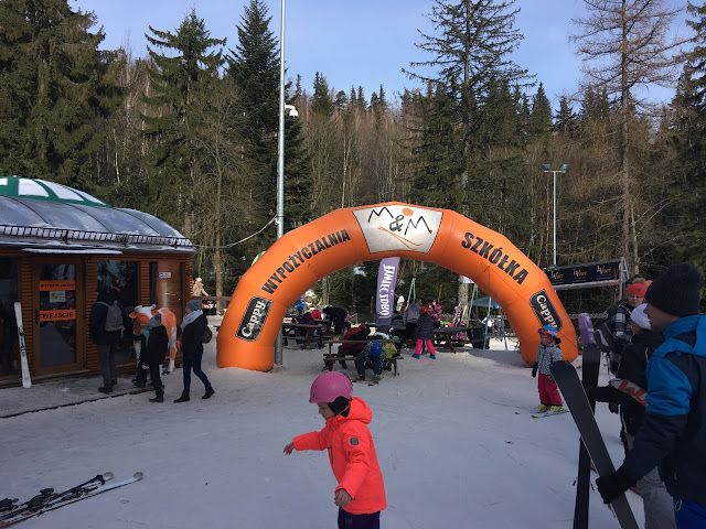 Karpacz, szkółka narciarska M&M przy stacji narciarskej Winterpol