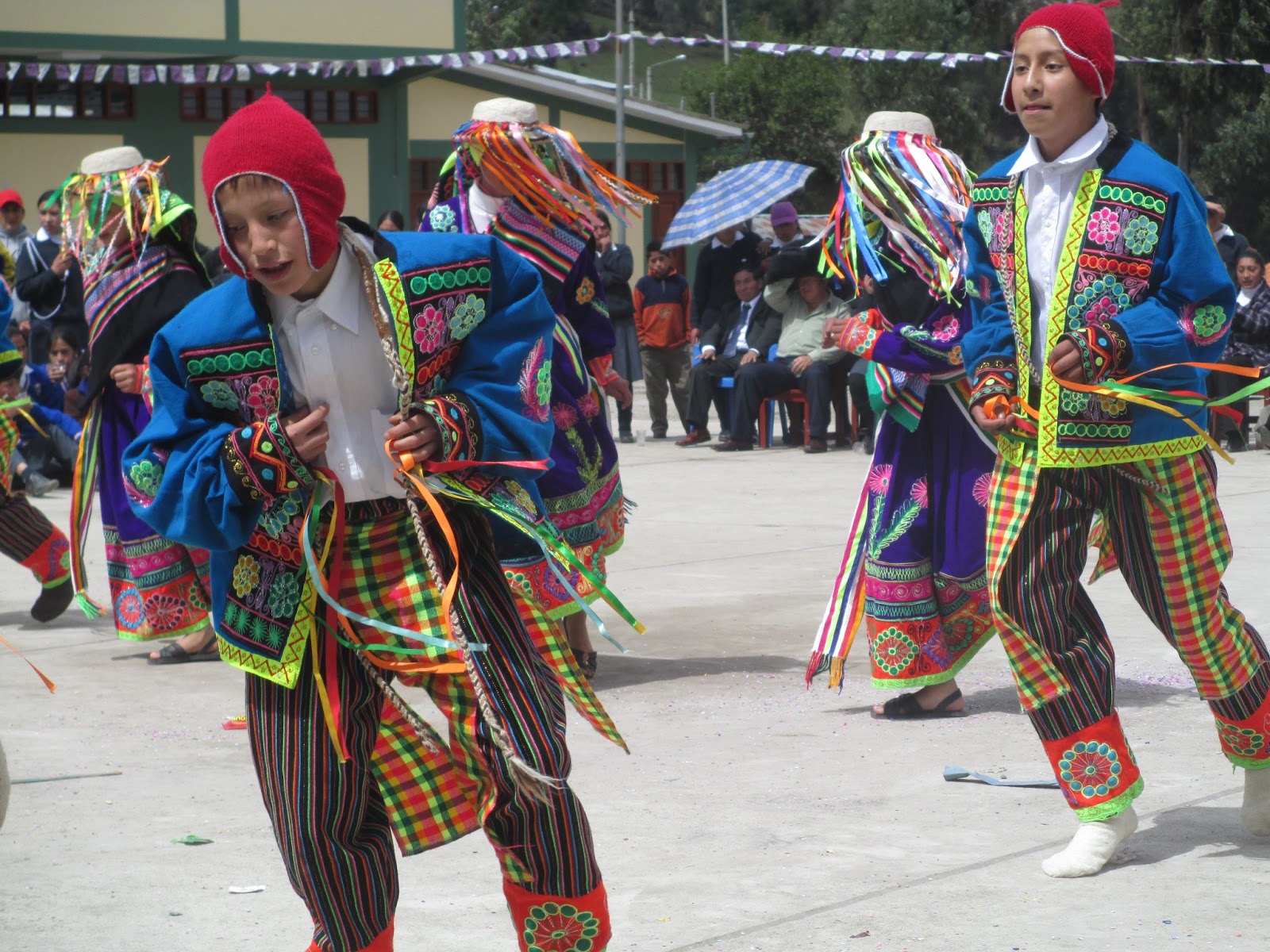 Munay (Love & Beauty): Stories of Life in Peru: Traditonal Peruvian Dances