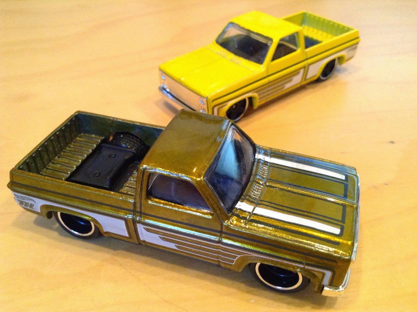 JULIAN'S HOT WHEELS BLOG '83 Chevy Silverado Super Treasure Hunt
