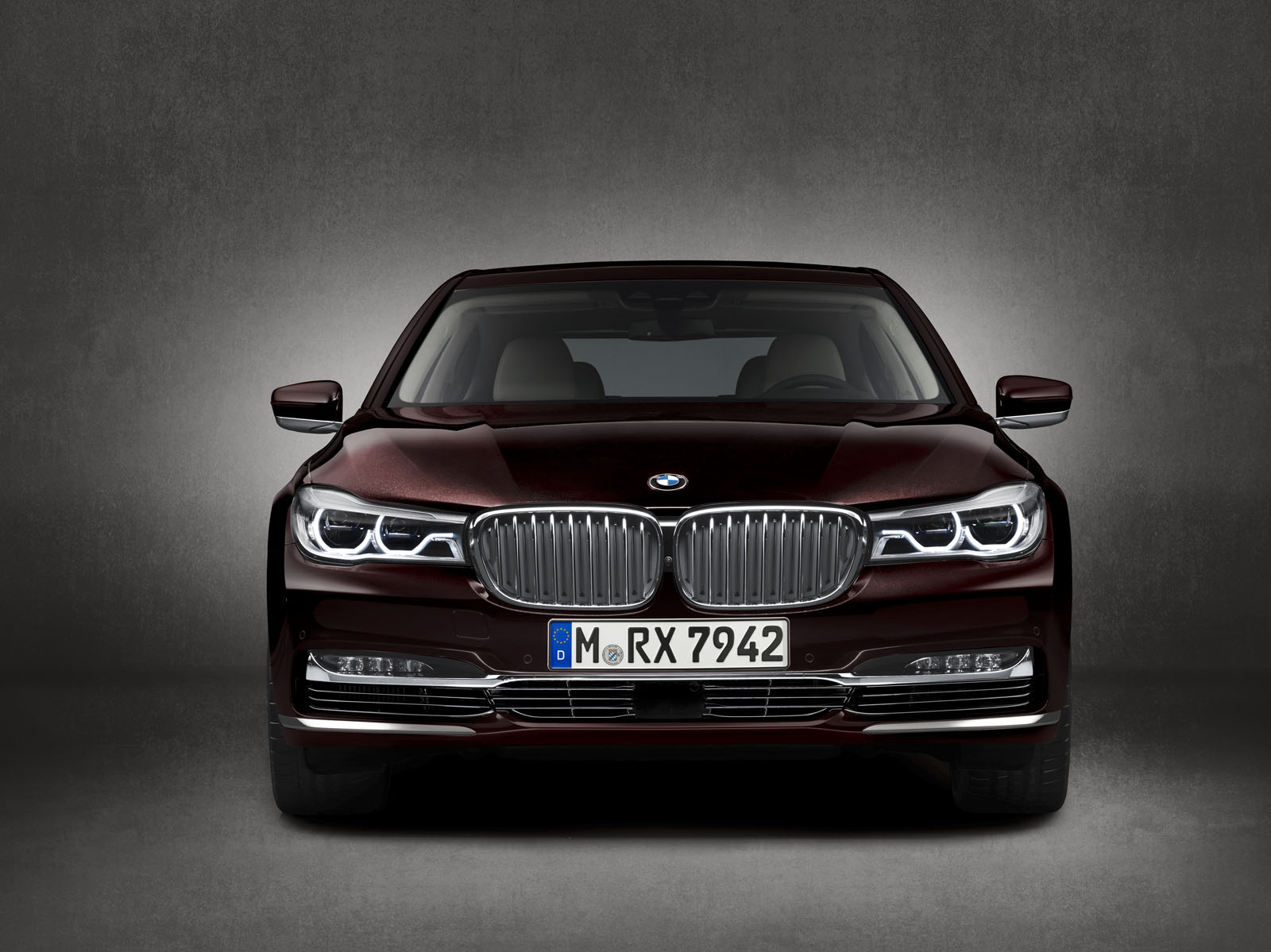 Bmw M7 60li En Hızlı Ve En L 252 Ks Bmw Sekiz Silindir