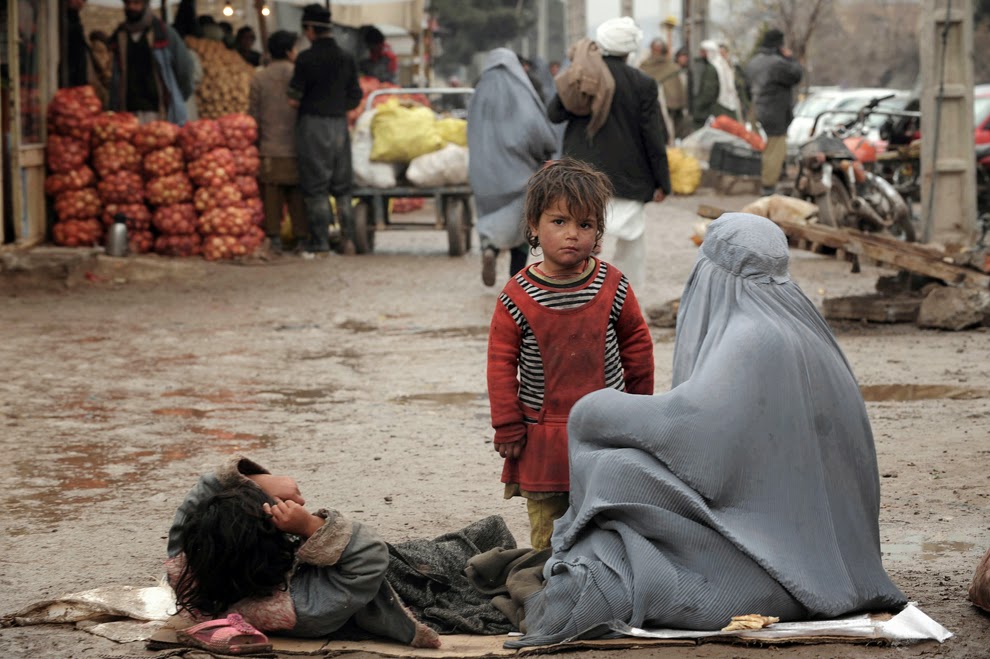 Afghan families living in extreme poverty