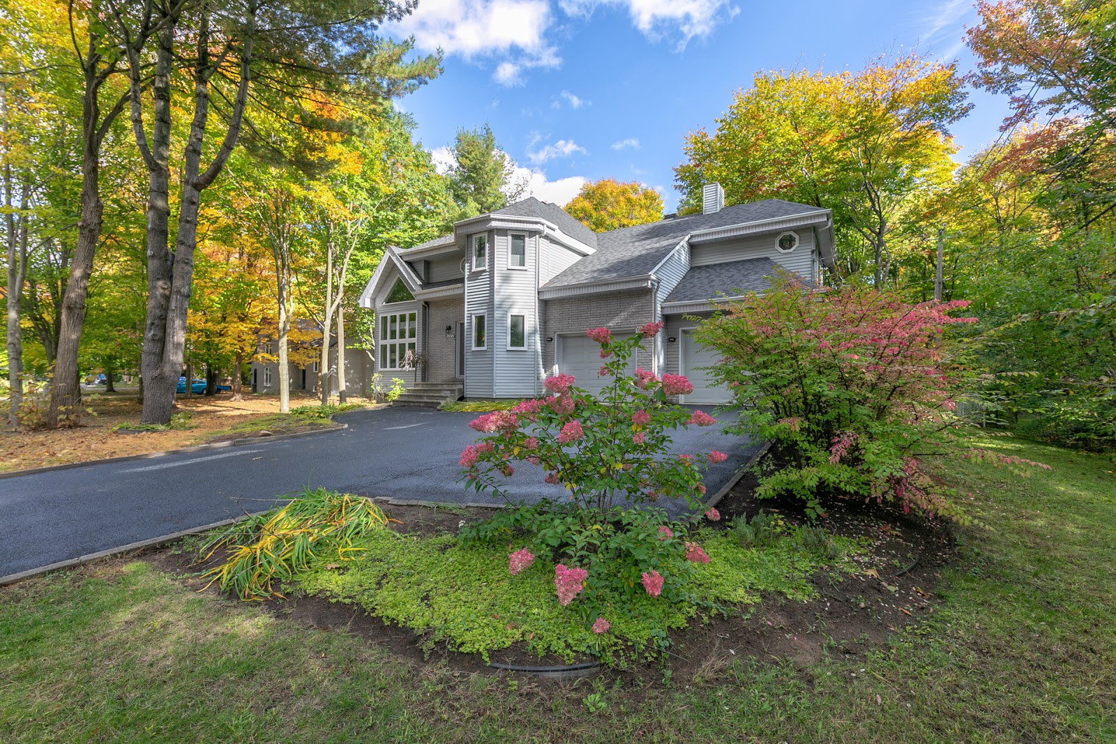 Paul and Diane Laflamme 2695 Rue Simpson, SaintLazare Centris 14405592