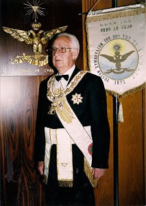 Χρήστος Μανέας Επίτιμος Μέγας Διδάσκαλος της Μεγάλης Στοάς της Ελλάδος  