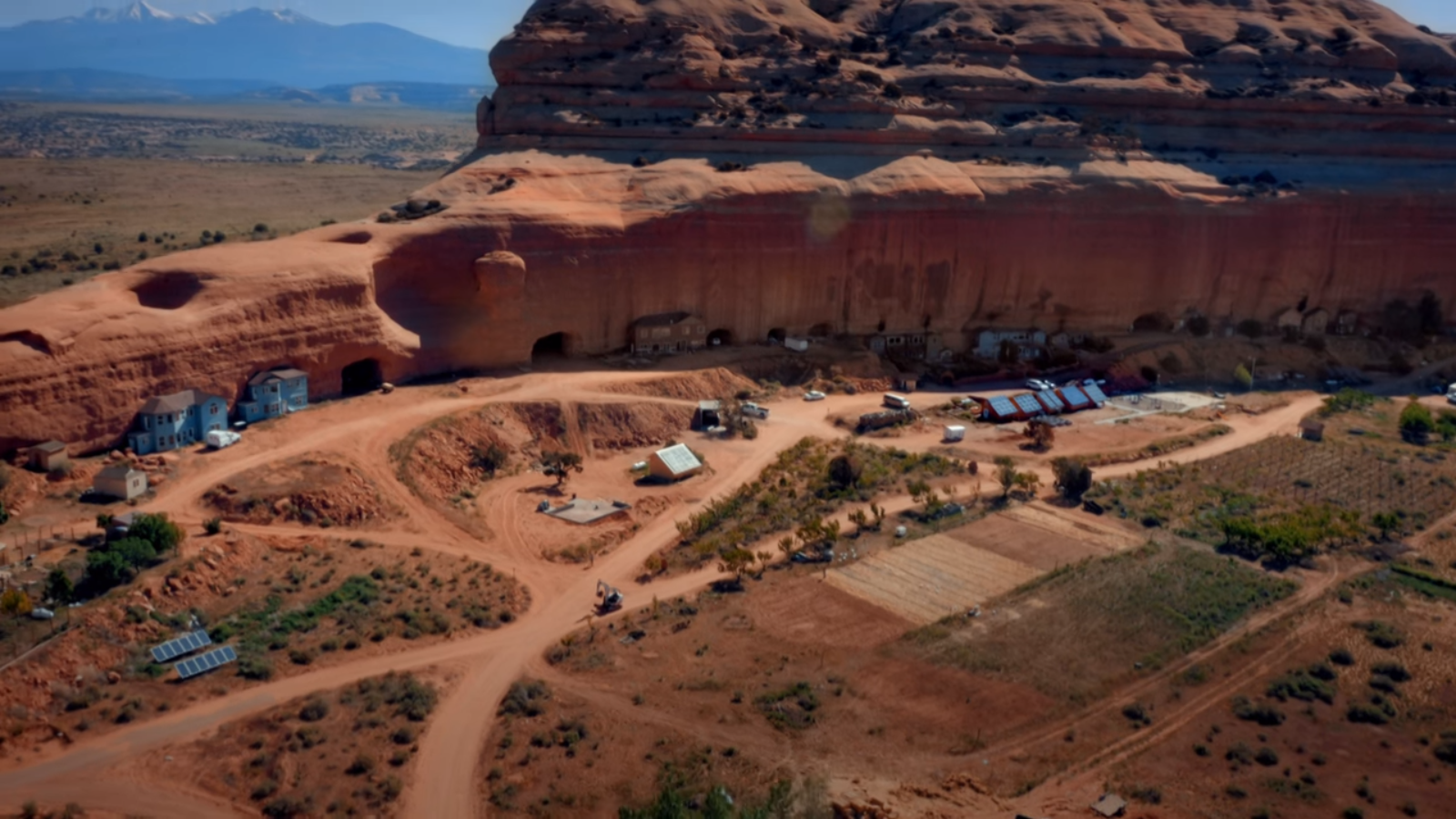 Conheça a isolada comunidade de Rockland Ranch, lá homens podem ter várias mulheres Mundo MS