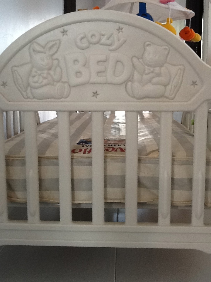 Graco Cozy Bed with Evenflo Mattress G0B0KST3R