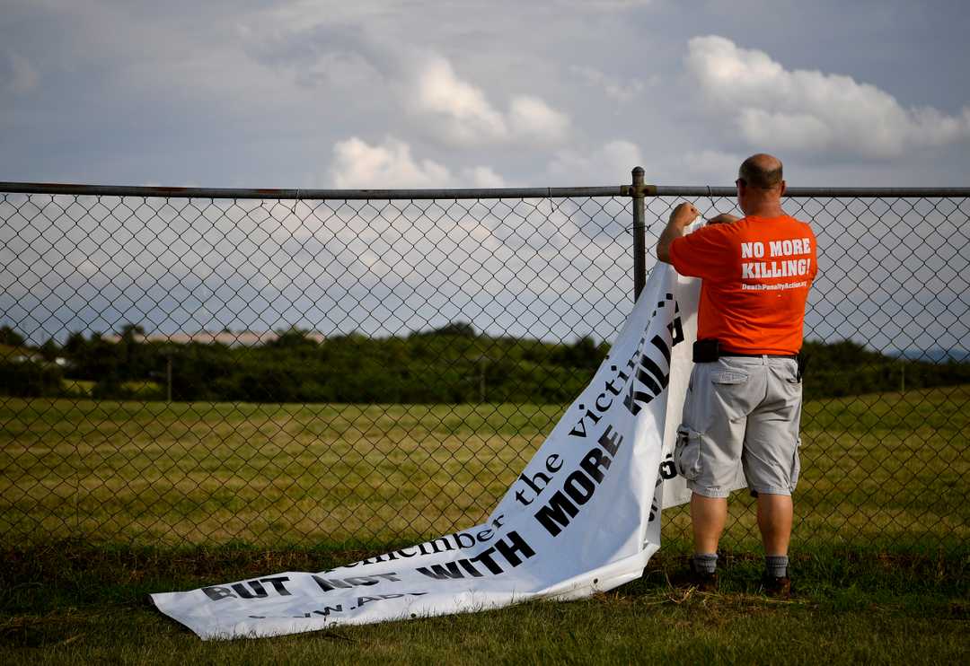 What happened in and outside Riverbend prison as Billy Ray Irick was put to death