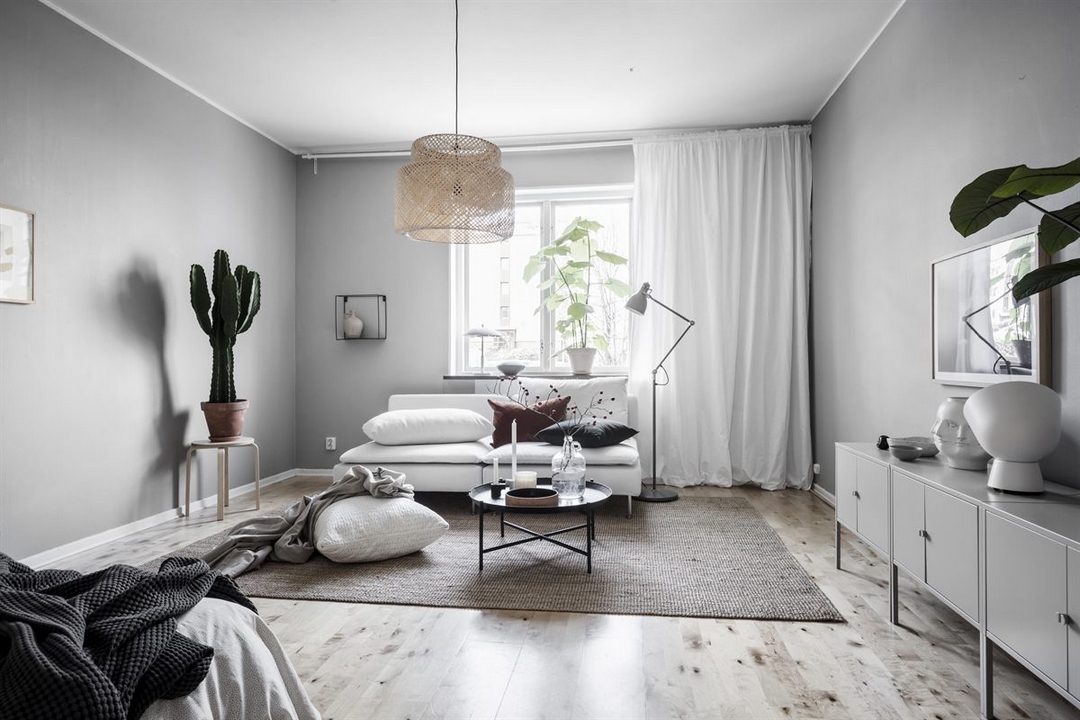 AU COIN MAIS PAS NÉGLIGÉ