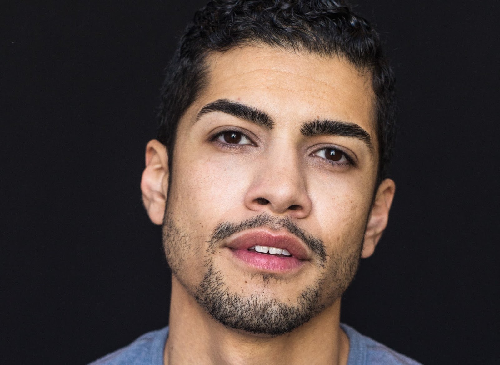 Films Et Séries Tv Avec Rick Gonzalez DAMN Good Coffee...and HOT!: ARROW Casts Rick Gonzalez as Wild Dog