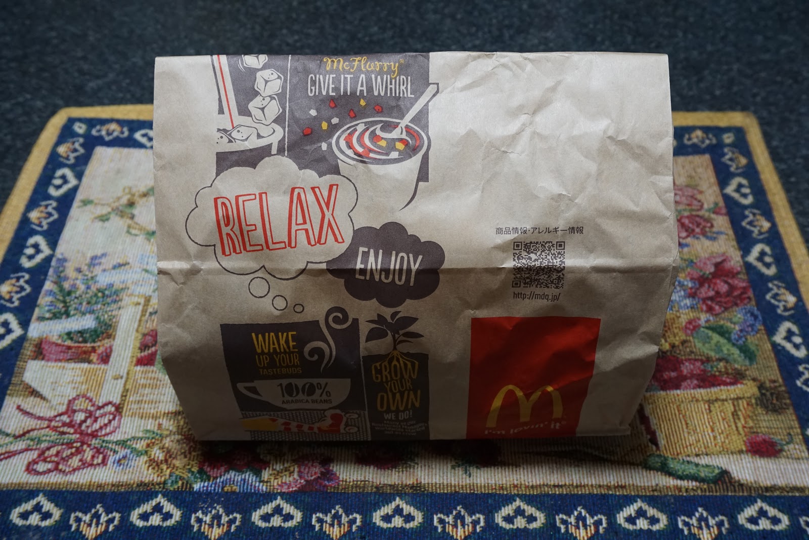 レム睡眠障害の間、人は叫んだり、泣いたり、殴ったり、蹴ったりすることがあります。