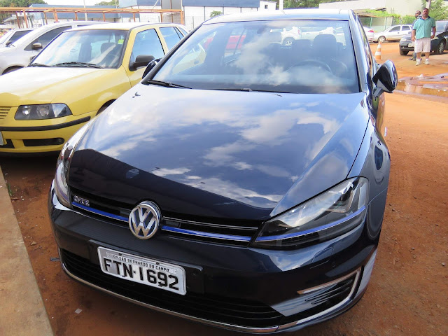 Volkswagen Golf GTE é flagrado em testes no Brasil - vídeo
