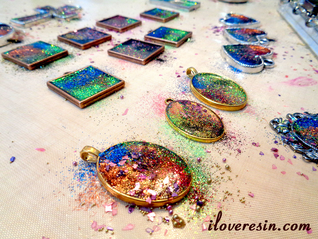 I LOVE RESIN Glitter Bombing With Resin