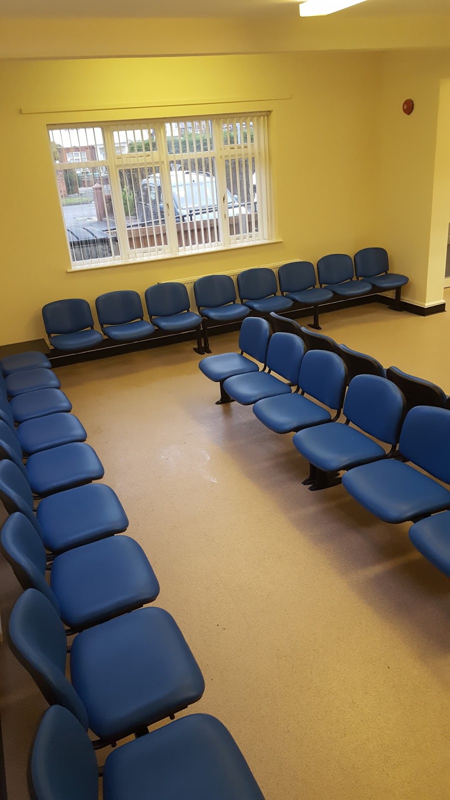 Evertaut Limited Different Types of Waiting Room Chairs