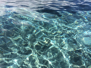 Sensasi Mandi Air Panas Dengan View Gunung dan Danau Batur