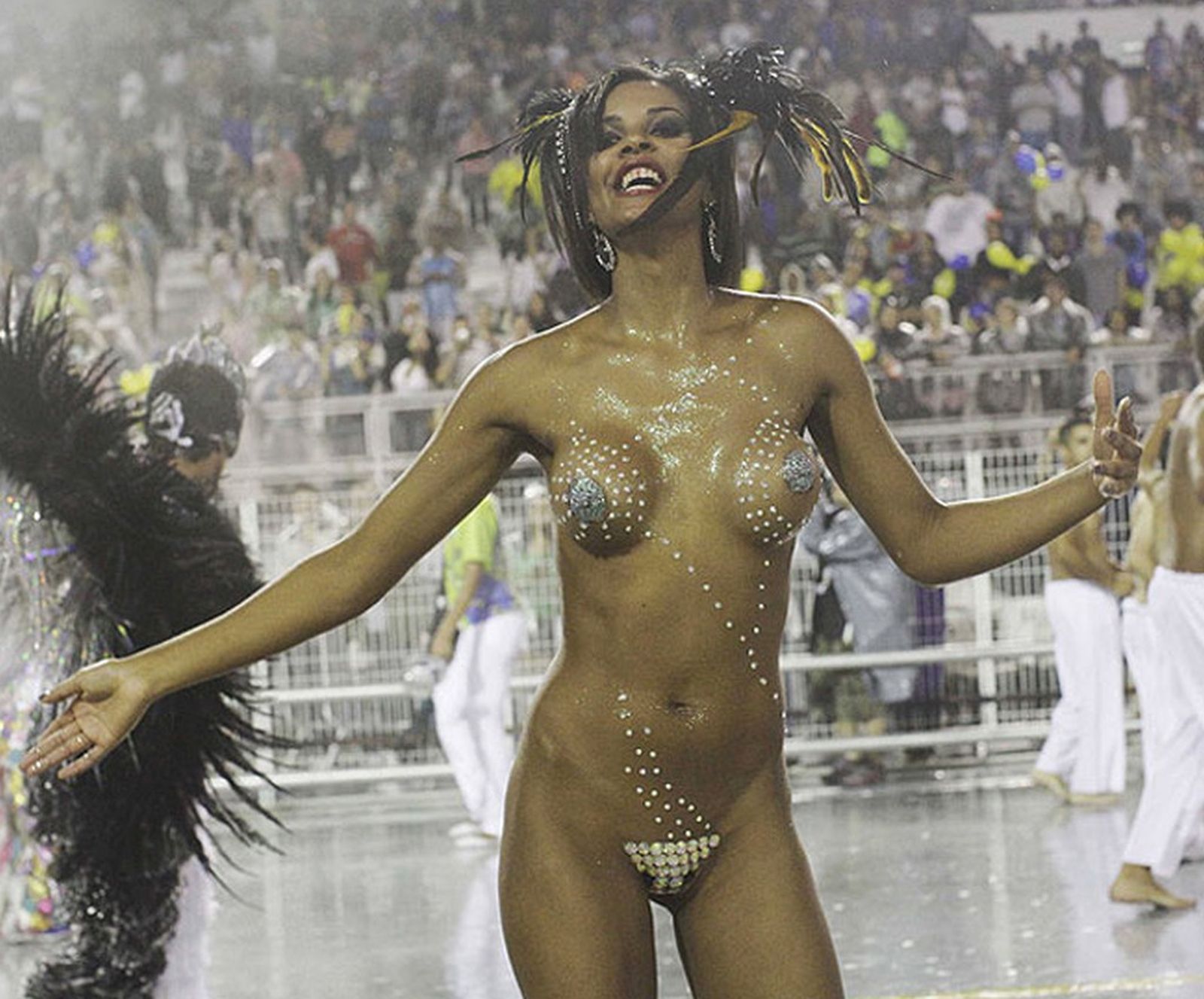 Бразильские танцы голые
