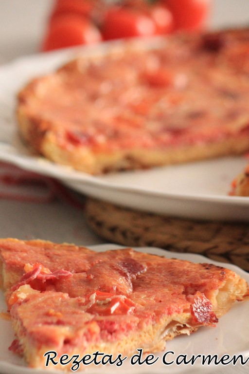 Quiche de salami y tomates cherry