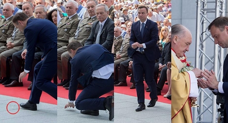 Presidente (católico) eleito na Polônia recolhe hóstia que caiu no chão durante a missa de Corpus Christi