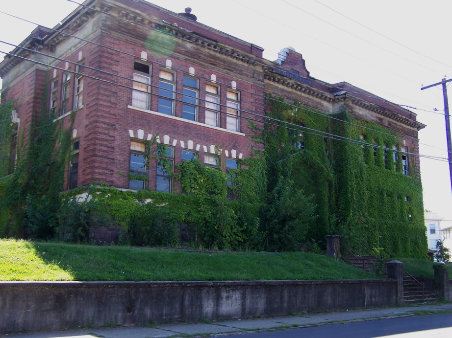 Frank's Place Fort Pittston School