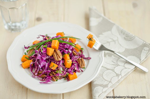  purple cabbage salad with butternut squash and chinese pecan - insalata di cavolo viola con zucca gialla e noci pecan