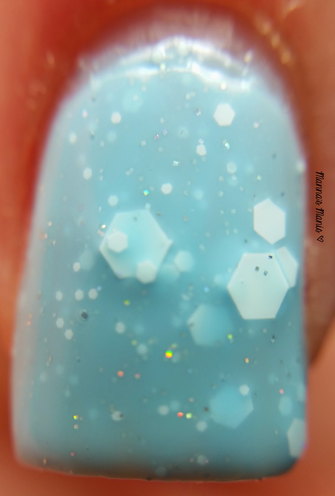 kbshimmer snow way, a pale blue crelly nail polish