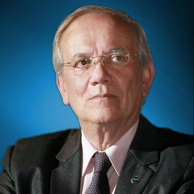 Resultado de imagen de adrian salbuchi