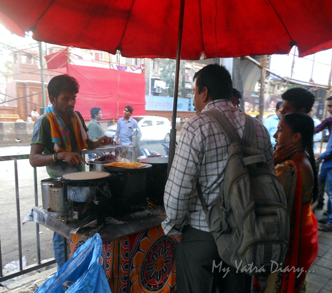 Food stalls on the way to Lalbaugcha raja, Ganesh Pandal Hopping, Mumbai
