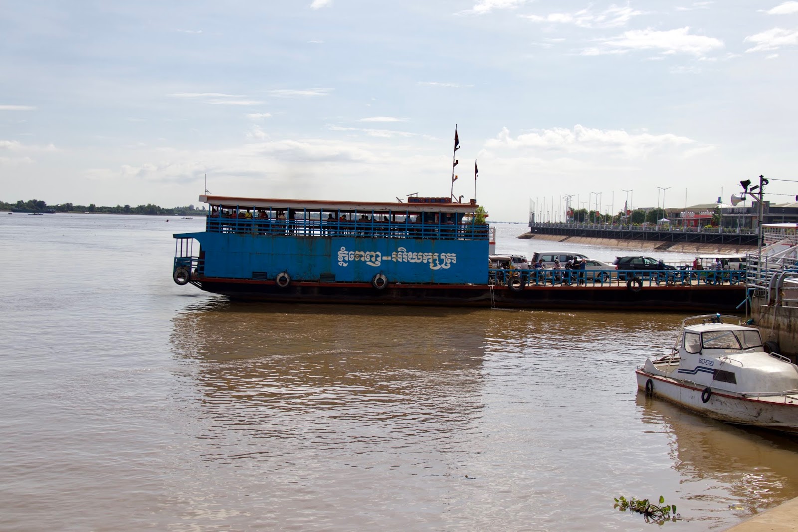 Blue ferry, Phnom Penh