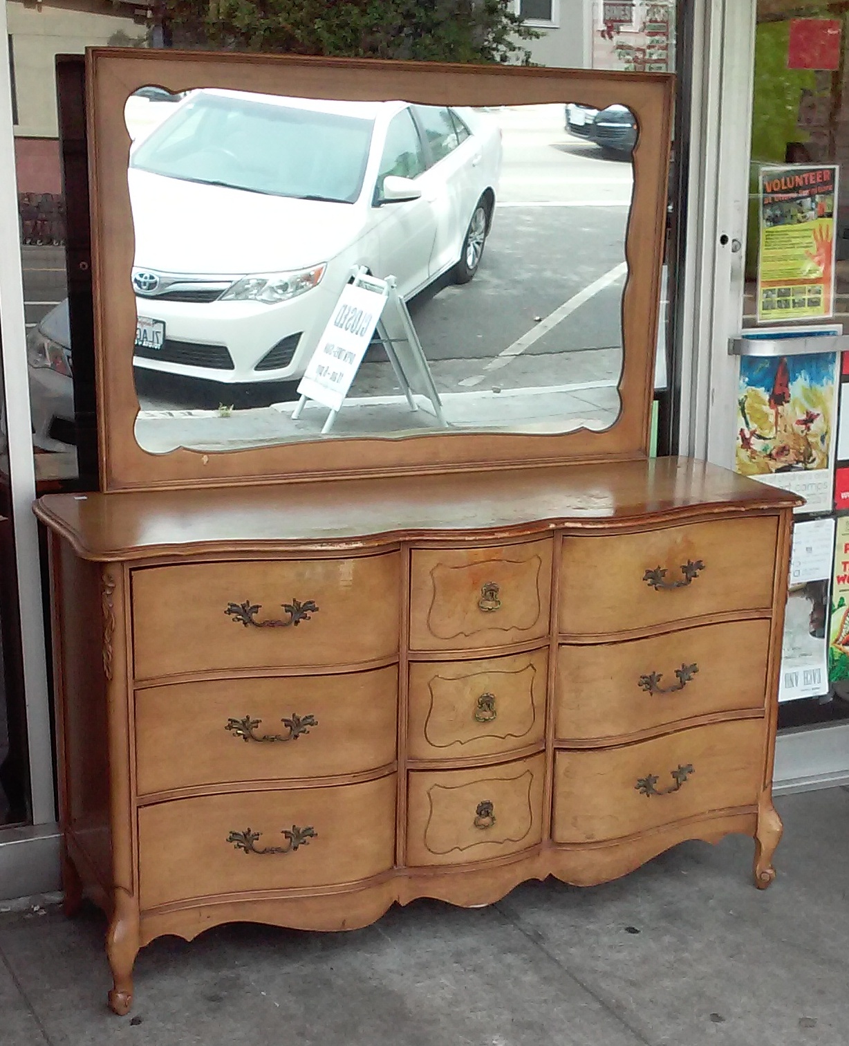 Uhuru Furniture Collectibles Sold 17375 French Provincial 5 9